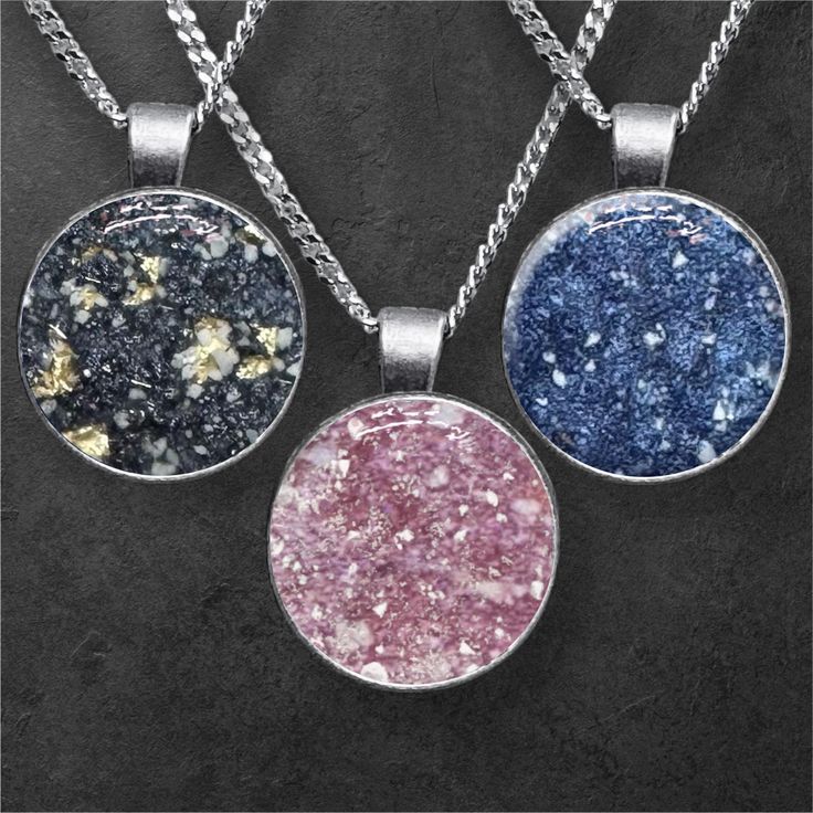 Bijoux funérailles de couleur