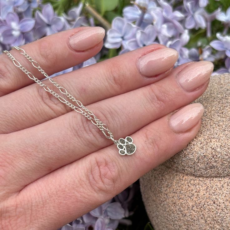 pendentif patte de chien